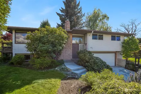 4725 NE 203rd St, Lake Forest Park, WA 98155