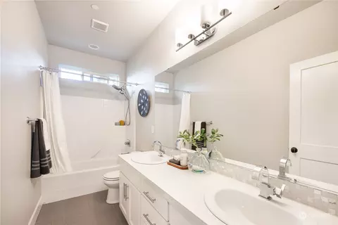 Bath - 234 239th St SE, Bothell, WA 98021 photo 4 of 5