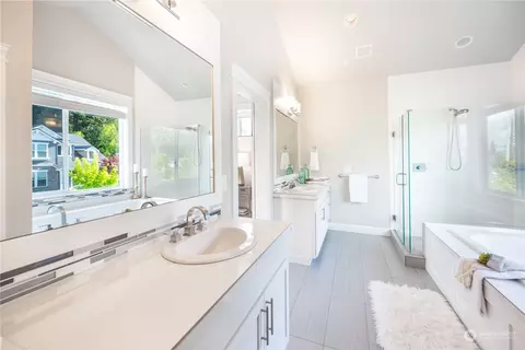 Bath - 234 239th St SE, Bothell, WA 98021 photo 3 of 5