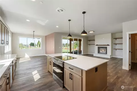 Kitchen - 20514 SE 424th St, Enumclaw, WA 98022 photo 4 of 4
