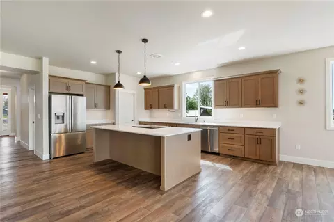 Kitchen - 20514 SE 424th St, Enumclaw, WA 98022 photo 2 of 4