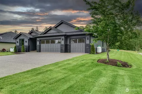 6856 Labello Dr, Lynden, WA 98264