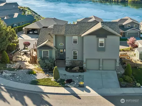 2890 Akamai Way, East Wenatchee, WA 98802