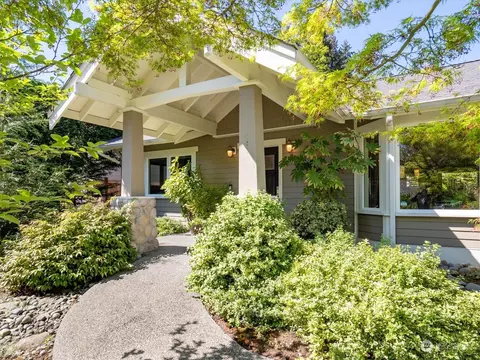 1425 105th Ave SE, Bellevue, WA 98004