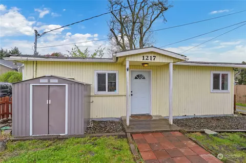 1217 Orting Kapowsin Hwy E, Orting, WA 98360