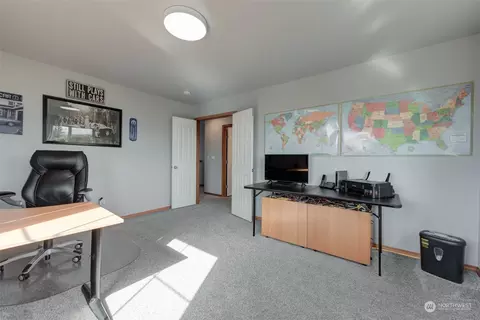 Kitchen - 2016 Neilsen Ave, Enumclaw, WA 98022 photo 7 of 7