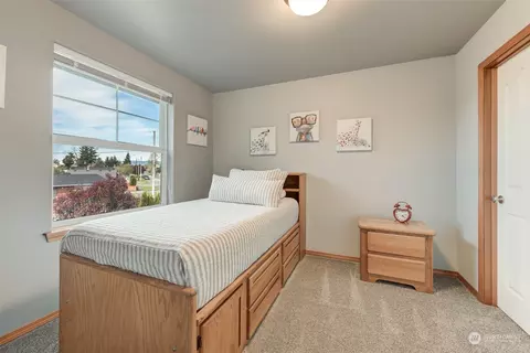 Bedroom - 2016 Neilsen Ave, Enumclaw, WA 98022 photo 1 of 5