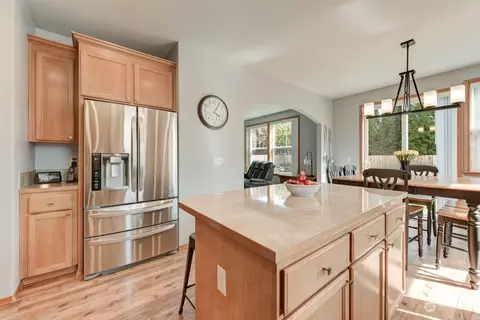 Kitchen - 2016 Neilsen Ave, Enumclaw, WA 98022 photo 5 of 7