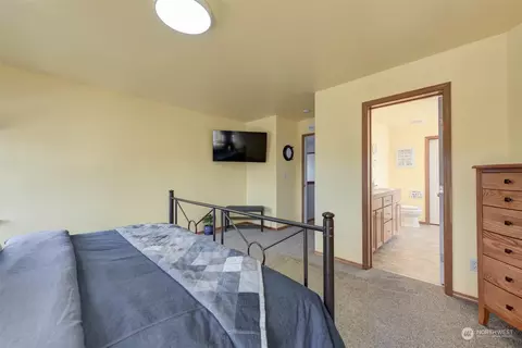Bedroom - 2016 Neilsen Ave, Enumclaw, WA 98022 photo 5 of 5