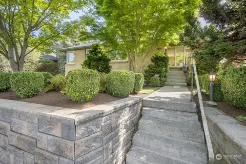 6544 40th Ave NE, Seattle, WA 98115