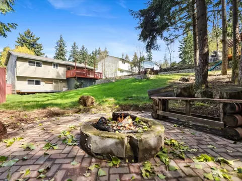 Exterior - 504 75th Pl SW, Everett, WA 98203 photo 6 of 12
