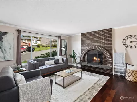 Living - 504 75th Pl SW, Everett, WA 98203 photo 1 of 5