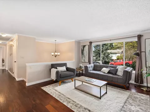Living - 504 75th Pl SW, Everett, WA 98203 photo 2 of 5