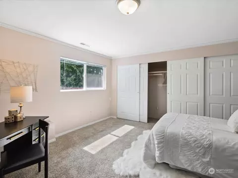 Bedroom - 504 75th Pl SW, Everett, WA 98203 photo 4 of 5