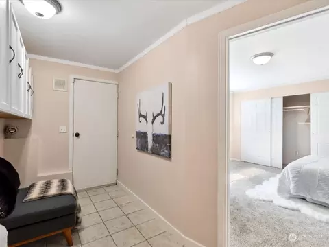 Entry Way - 504 75th Pl SW, Everett, WA 98203 photo 2 of 2