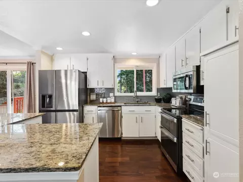Kitchen - 504 75th Pl SW, Everett, WA 98203 photo 1 of 6
