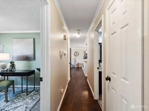 Entry Way - 504 75th Pl SW, Everett, WA 98203 photo 1 of 2