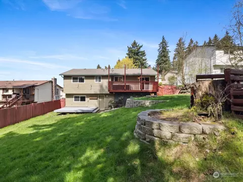 Exterior - 504 75th Pl SW, Everett, WA 98203 photo 7 of 12