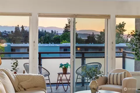 510 Forsyth Ln #305, Edmonds, WA 98020