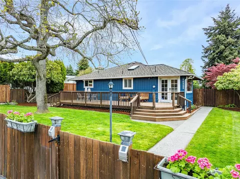 10262 38th Ave SW, Seattle, WA 98146