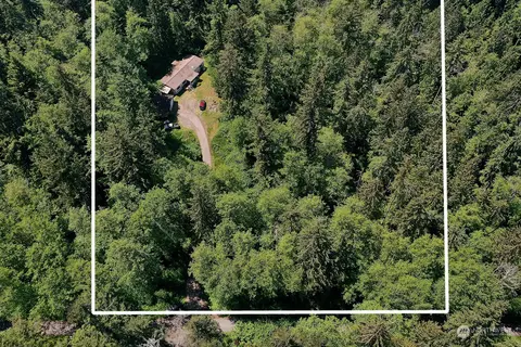 6090 Pioneer Park Pl, Langley, WA 98260