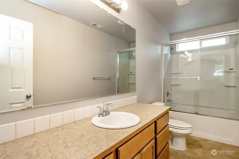 Bath - 23018 42nd Dr SE, Bothell, WA 98021 photo 3 of 4