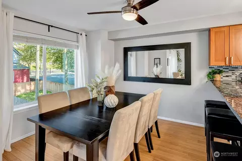 2209 E James St, Seattle, WA 98122 photo 11