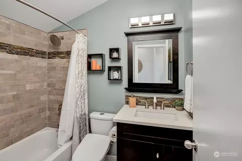 2209 E James St, Seattle, WA 98122 photo 12