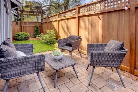 2209 E James St, Seattle, WA 98122 photo 20