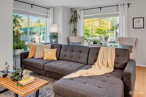 2209 E James St, Seattle, WA 98122 photo 6