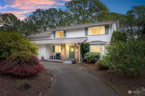 8410 Zircon Dr SW, Lakewood, WA 98498