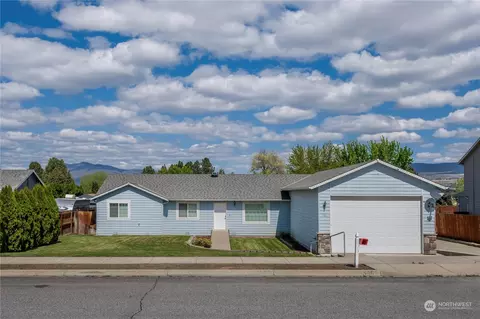 540 Chrisand Ln, Wenatchee, WA 98801