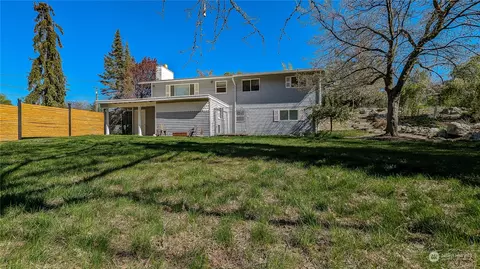 603 Emery St, Omak, WA 98841