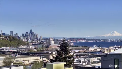 2100 Thorndyke Ave W #301, Seattle, WA 98199