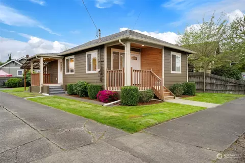 807 N 2nd St, Renton, WA 98057