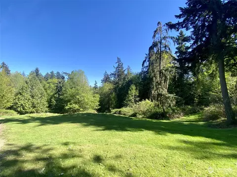 4655 Rose Ave NE, Bainbridge Island, WA 98110