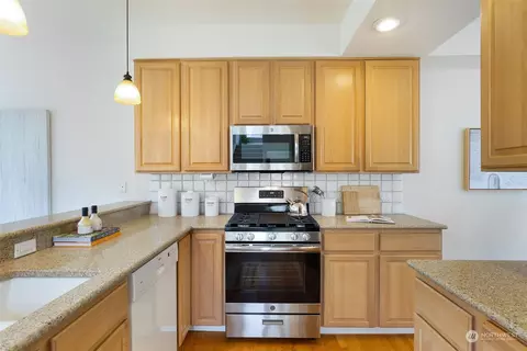 Kitchen - 9821 NE Riverbend Dr, Bothell, WA 98011 photo 3 of 5