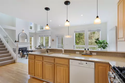 Kitchen - 9821 NE Riverbend Dr, Bothell, WA 98011 photo 2 of 5