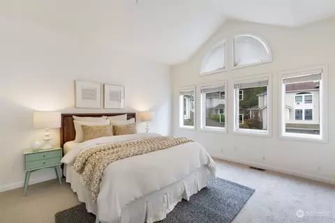 Bedroom - 9821 NE Riverbend Dr, Bothell, WA 98011 photo 2 of 3