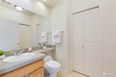 Bath - 9821 NE Riverbend Dr, Bothell, WA 98011 photo 2 of 2