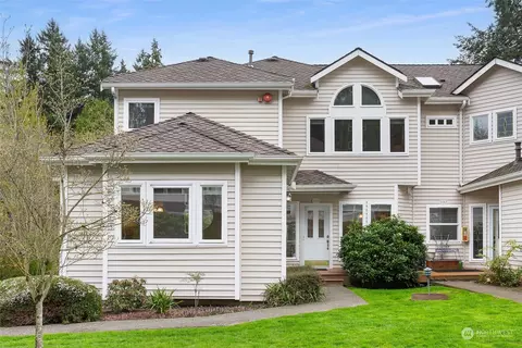 9821 NE Riverbend Dr, Bothell, WA 98011