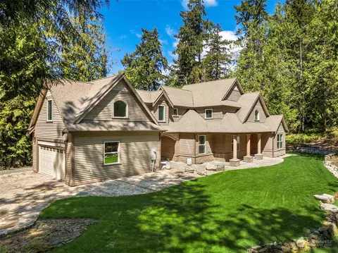 3275 NE Tani Creek Rd, Bainbridge Island, WA 98110