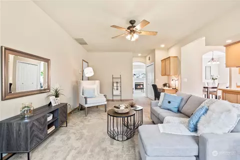 Living - 218 170th Pl SE, Bothell, WA 98012 photo 6 of 6