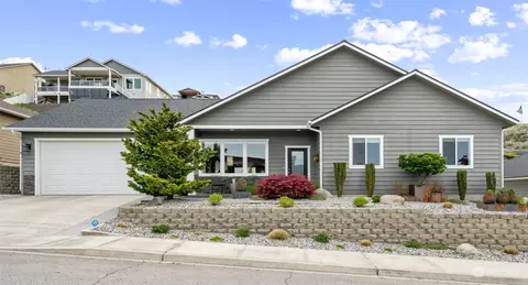 2857 N Breckenridge Dr, East Wenatchee, WA 98802