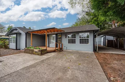 519 6th St NW, Puyallup, WA 98371
