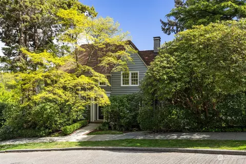 Exterior - 300 36th Ave E, Seattle, WA 98112 photo 2 of 8