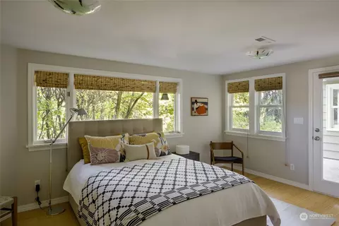 Bedroom - 300 36th Ave E, Seattle, WA 98112 photo 6 of 6