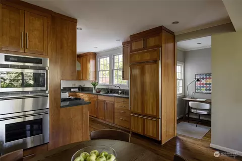 Kitchen - 300 36th Ave E, Seattle, WA 98112 photo 3 of 4