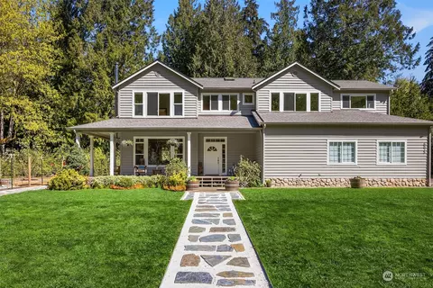 8075 NE Lovgreen Rd, Bainbridge Island, WA 98110