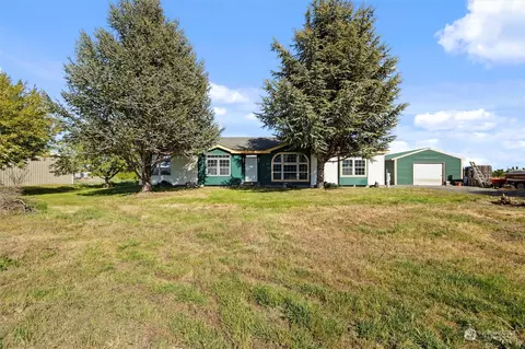 1646 Lake Rd, Burbank, WA 99323
